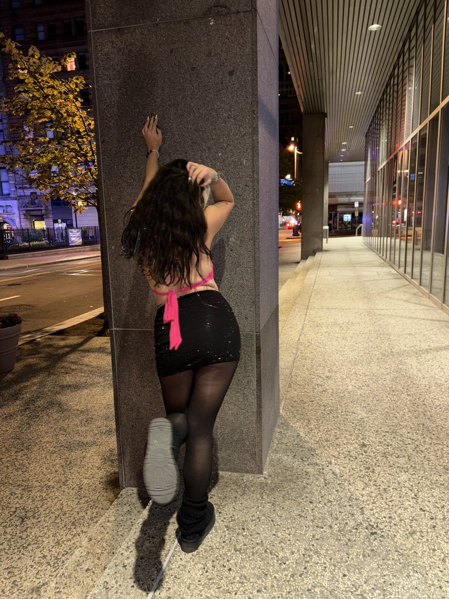 diamondanii's tweet photo. ANOTHA DEBT RT GAME for a NEW ATM🏧💵🏦💸

2/2/2
2 comments each
0.10 for each impression of this post & $2 for every bookmark

7:30pm-9:30p EST

This beta has never experienced ATM life.. & I'm here to make sure he remembers it! He hasn't had sex in 15 years what a LOSER!

femdom findom humanatm spoiledbrat Bank of Daniella #skirt #uggs #keyholder #HappyNewYear2026