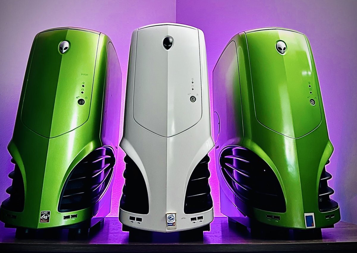 The Alienware Area 51 in Cyborg Green and Lunar White from the early ...