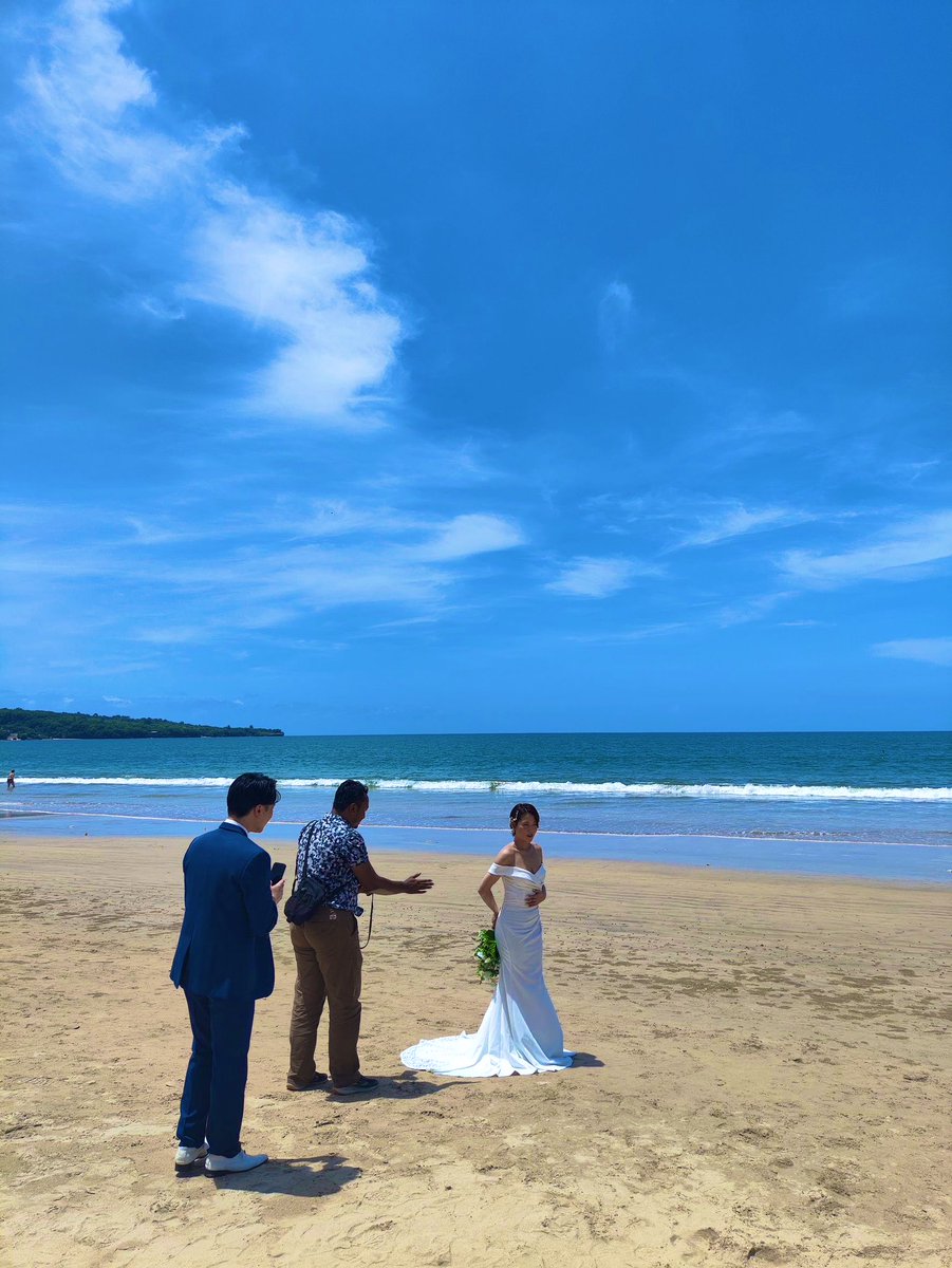 bless_photo's tweet photo. おはようございます♪
先週のビーチフォトのお客様です。今日も良い日になりますように🌴 https://t.co/zLdEJLsOT0