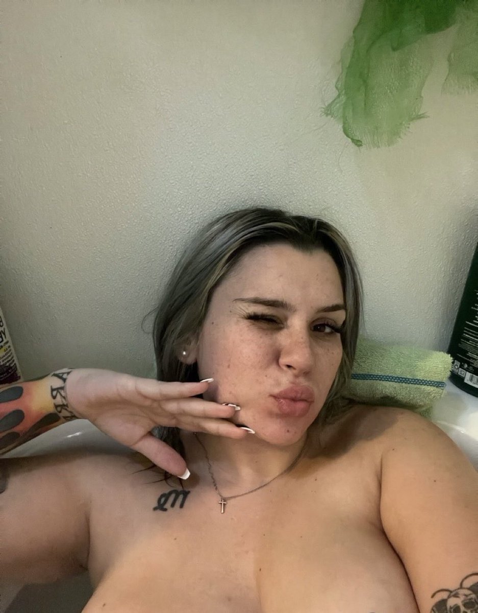 Bankzfunp's tweet photo. 💦💦 https://t.co/iJK2JpFU3F