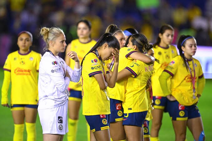 Y AQUÍ VAMOS DE NUEVO 🥺
Una temporada más. Una oportunidad más de sacarse los fantasmas.

El problema es que las campañas pasan y la ilusión cada vez es menos.
Tienen a la afición más grande y exigente del país y oportunidades para darles una alegría ha tenido de sobra y han