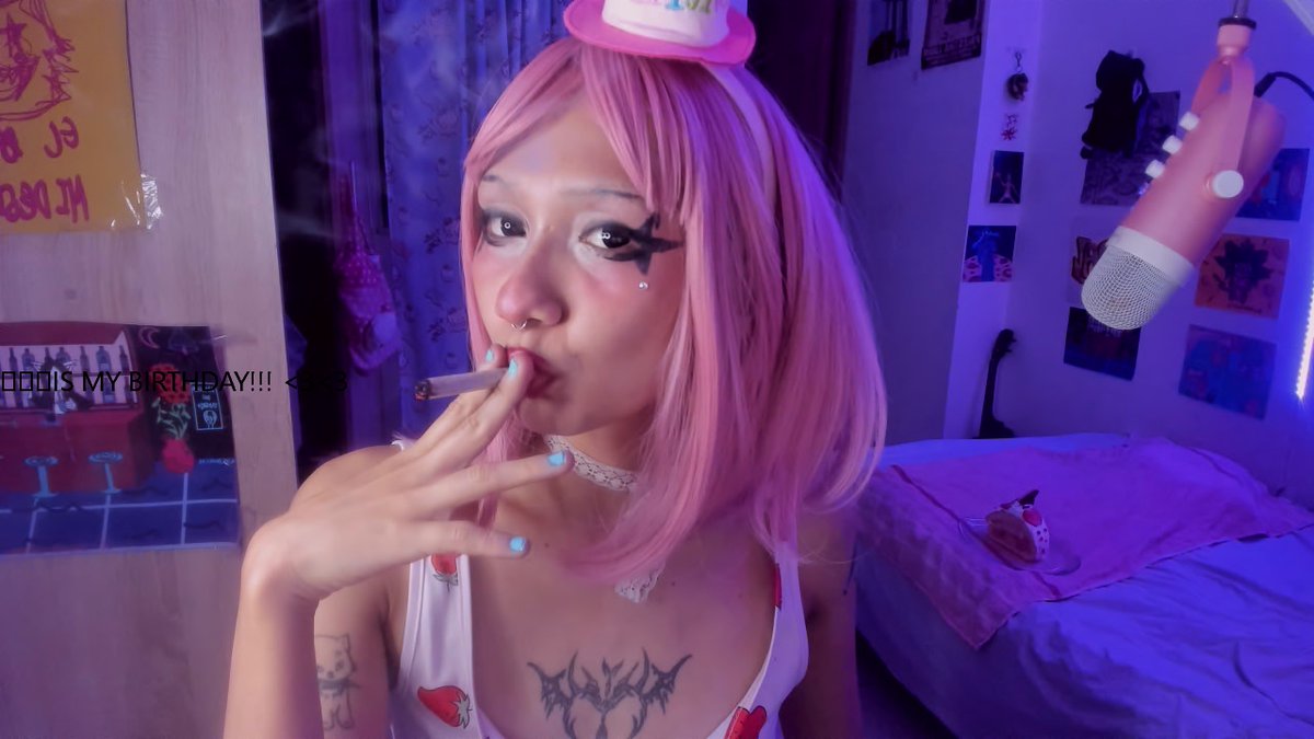 anafungey's tweet photo. is my birthday wanna smoke the candle with me? 
#smokeweedeveryday #WeedLovers #weedgirl #cosplayergirls #Days #nsfwtwtًً #Babygirls #birthday https://t.co/dltjbtI2DC