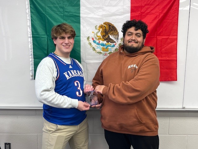 KansasDebate's tweet photo. Payten LaPoint and Lucy Pace reached the semifinals of the KU Sunflower Swing tournament. Tyler Bauman and Isaac Martinez reached the quarterfinals. https://t.co/OIuzmWgqiN