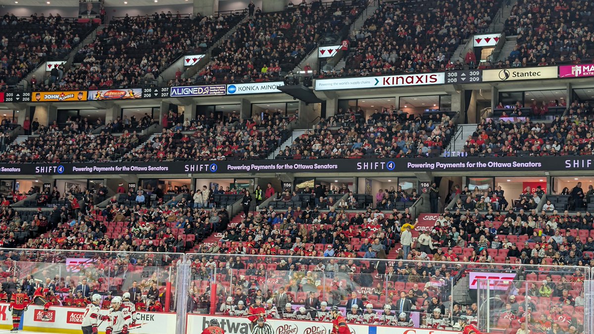 Shift4's tweet image. Fast breaks on the ice. Fast payments in the stands.🏒⚡️

Shift4 is proud to power seamless payments for @Senators fans all game long. 

#GoSensGo