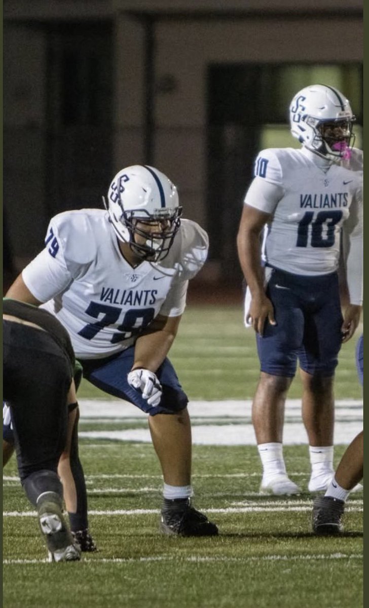 gens_football's tweet photo. Rodolfo Rodriguez 
“Big Chef” @_r7dy1 c/o 2028 
6’8  370 OL
GPA: 3.0 
Hudl: https://t.co/wQT4TaDlz0 #TrustTheProcess https://t.co/G4Zb0wpiwy
