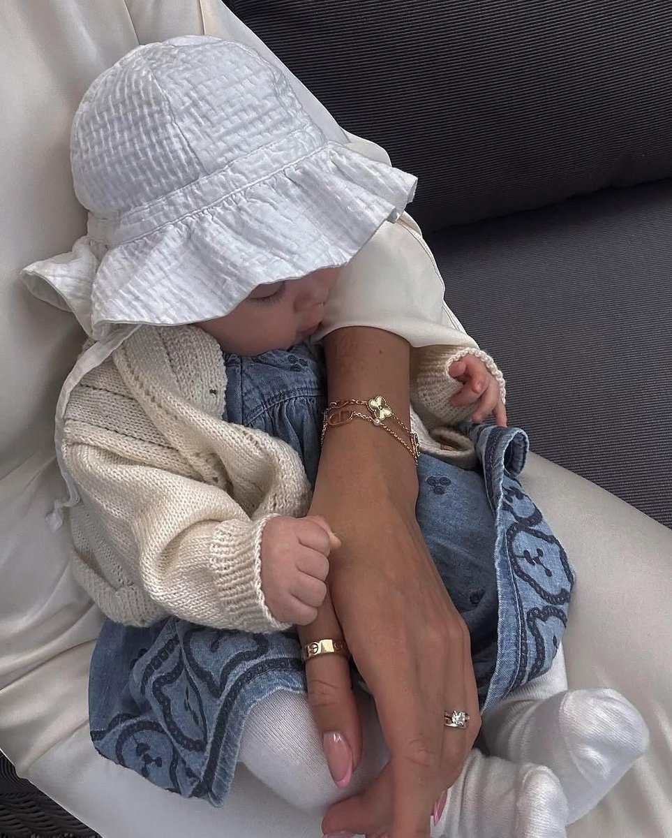 titia ama, titia cuida 🩷