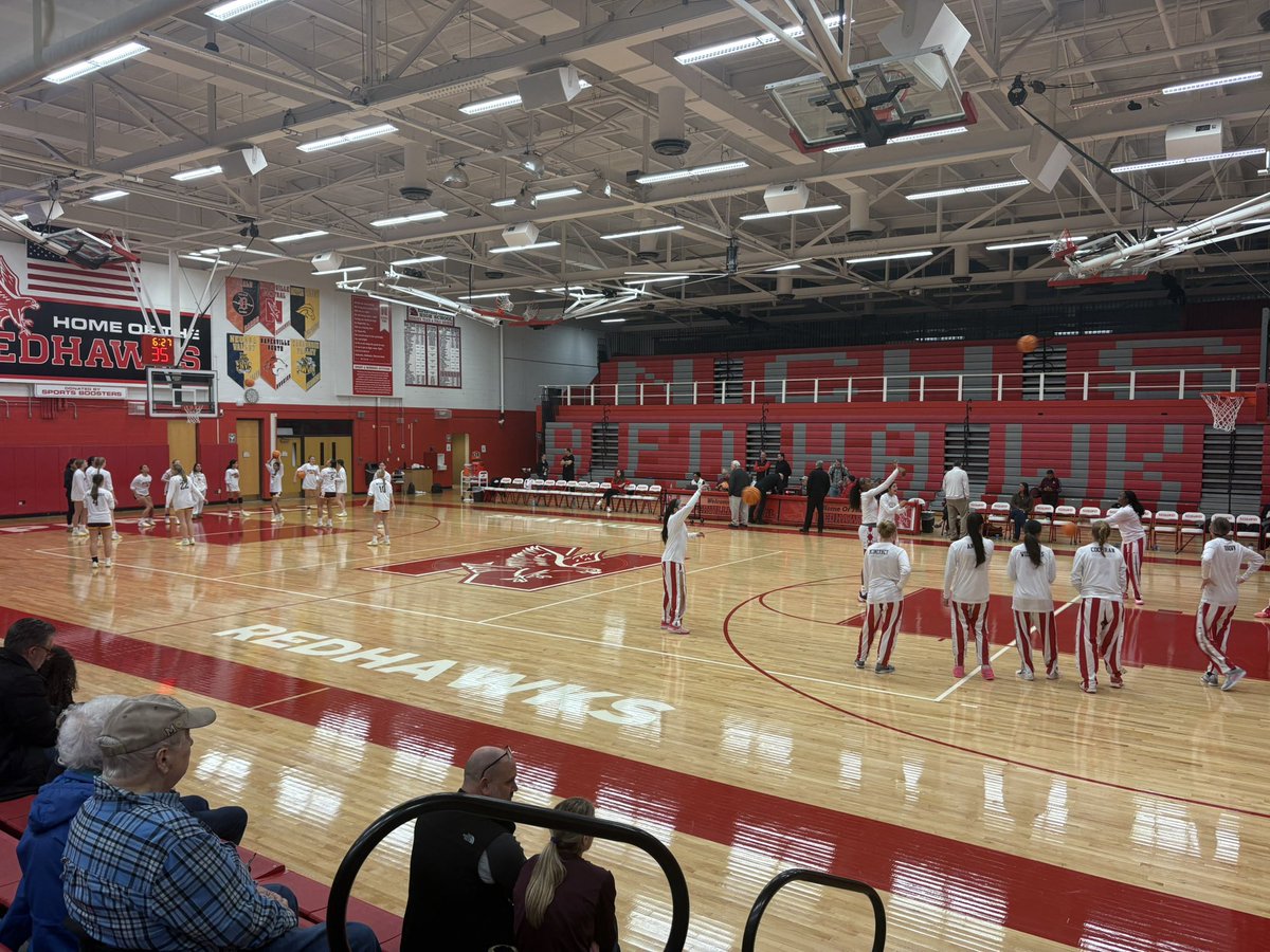 K_Williamsmedia's tweet image. I’m here for Naperville Central vs. Loyola!