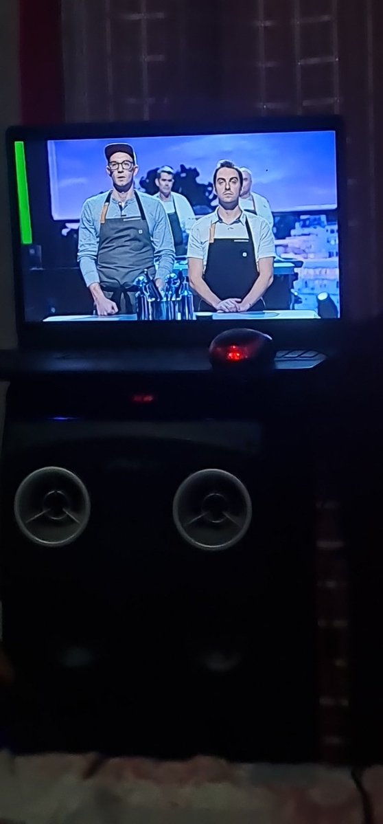 Assinei a <a href="/NetflixBrasil/">lısɐɹᙠ xᴉlɟʇǝN</a> novamente depois de anos apenas pra assistir a melhor série deles, stranger things???? Que nada, The Final Table... Isso sim é série maravilhosa!

#Netflix #StrangerThings5 #Comida #Food