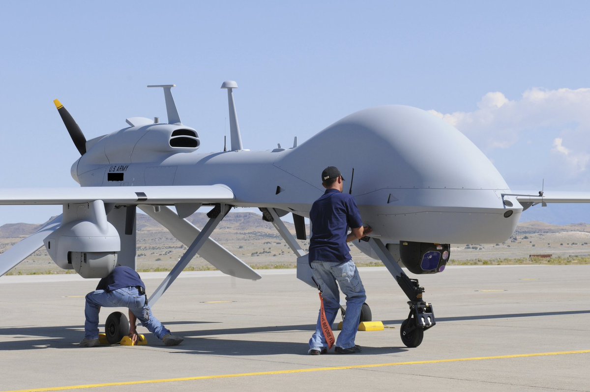 Robertowallau's tweet photo. 🚨🇻🇪 | Los drones de la armada estadounidense son estos, dicho drone NO sobrevoló Miraflores hoy. El dispositivo que volaba era venezolano y pudo haber activado un protocolo y confusión en los grupos castristas en el Palacio De Miraflores en Caracas. https://t.co/1d5O2AUXam