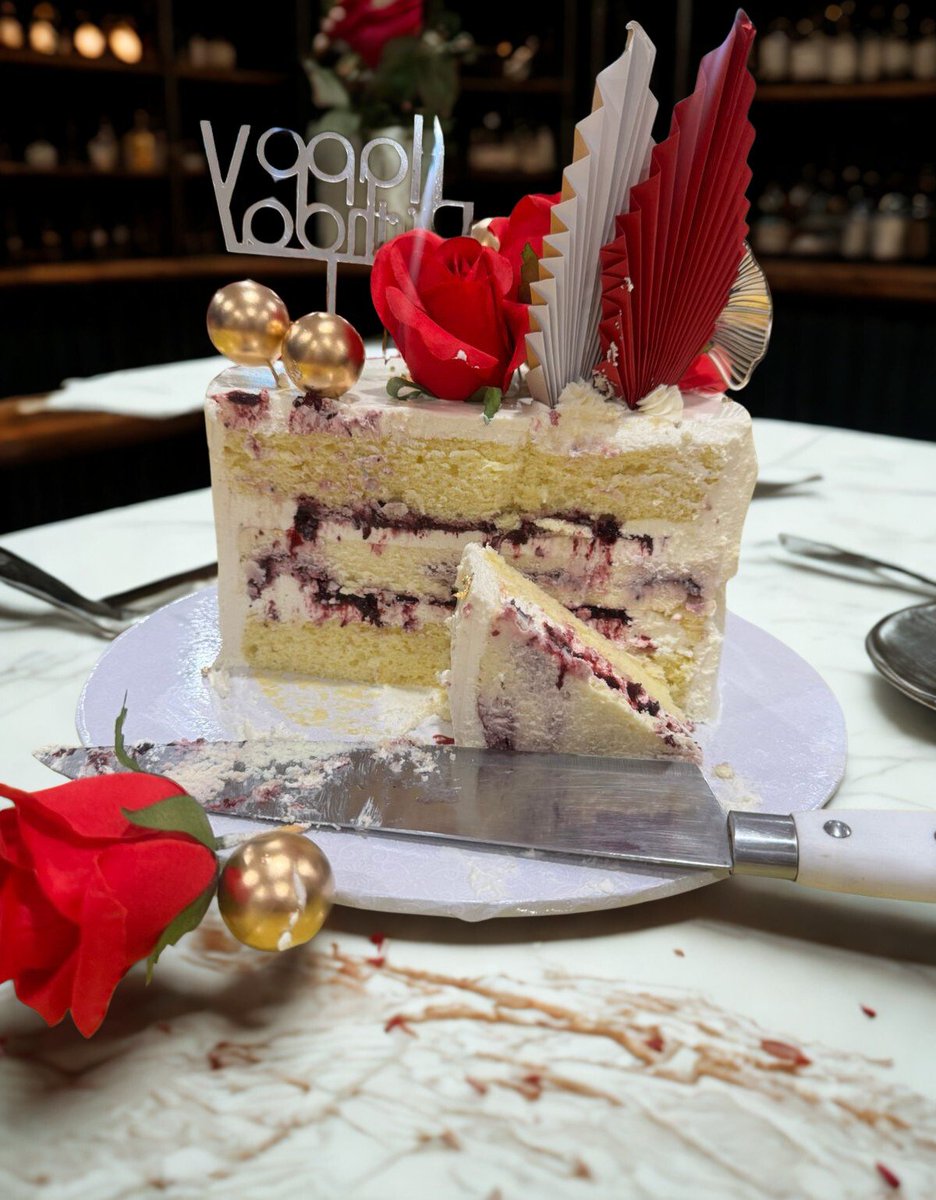 PebblesPastries's tweet photo. Great way to end 2025!
8 inch Berry Bliss Cake - 2 layer Vanilla Chiffon cake and 1 layer to berry blend Cheesecake with berry blend between the layers.
Customer said the cake was amazing!

What will you be ordering from us in 2026!

Give us a call at 876 896 7001 or whatsapp us. https://t.co/EZ2BVYvER7