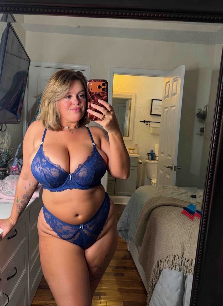 playwith_tayyy's tweet image. Ready for wwe raw