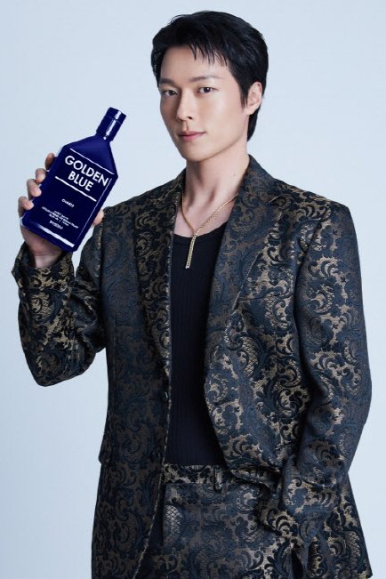 annejjangki's tweet photo. Oh Jang Kiyong! Another new picture! 🫠
#JangKiyong #장기용 #GoldenBlue #골든블루 https://t.co/wsXvotURMn