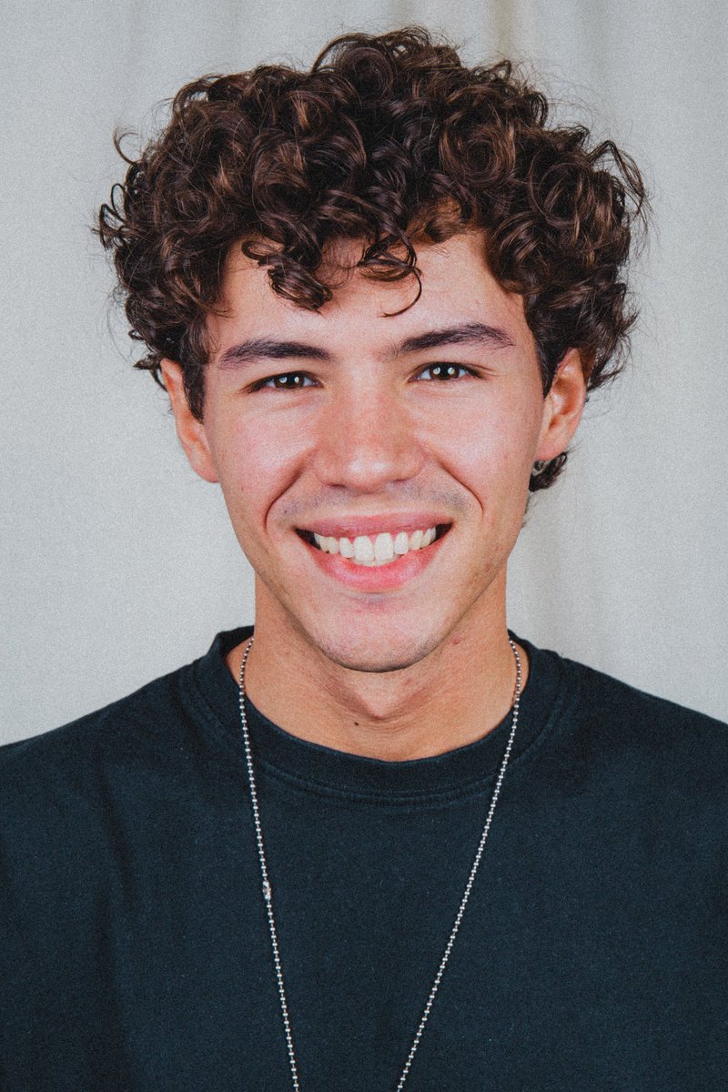 PFreixieiro's tweet image. Mds...nem pelo fotografo da agencia consigo fica bonito 😭😭😭
(Poses pedidas por eles)