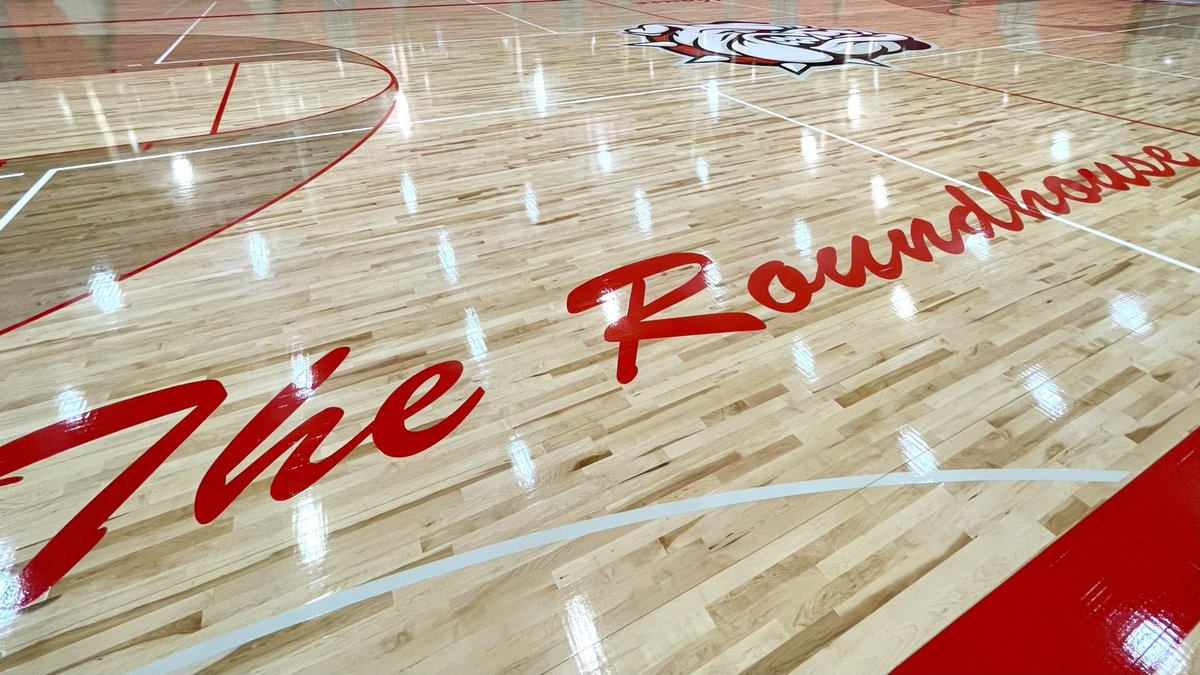 JasonLambTV's tweet photo. A few pics inside the 63-year-old Roundhouse!
@MHSBullpups https://t.co/4LDE5DKN1T