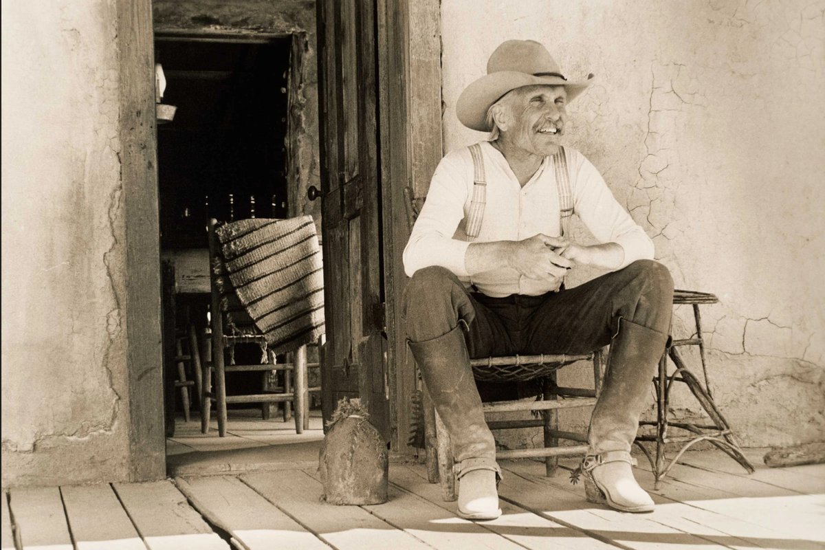 TracesofTexas's tweet image. I am taking the day off but I couldn't let it pass without wishing Robert Duvall a happy 95th birthday. What a legend!