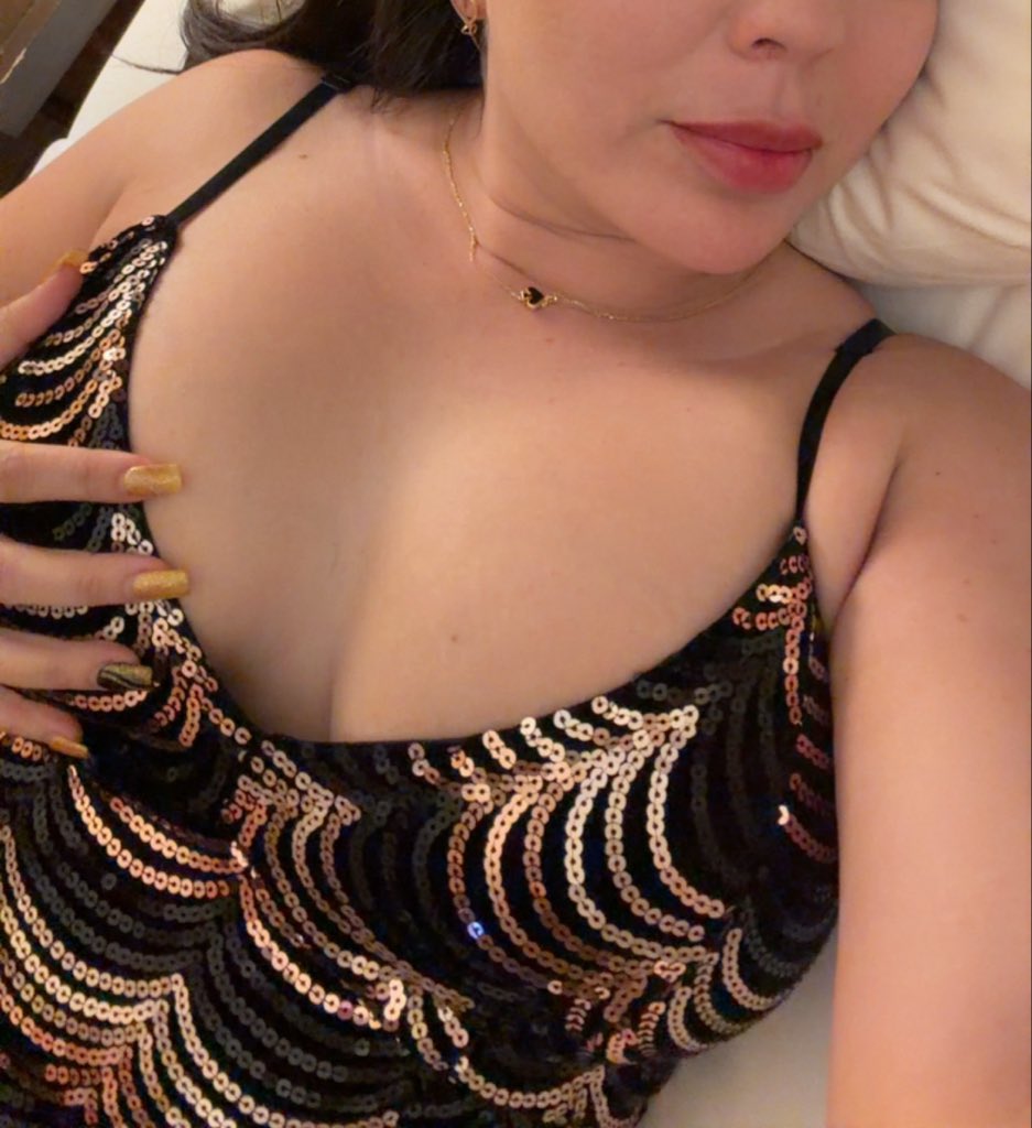 htwf562's tweet photo. Happy New Year Baby ✨🥂🎊💋🎆 🫦💋🌹👑♠️💦 #naughty #allwelcome #sexy #party #hotwife #juicybooty #thicclatina #hotmilf #QOS #socal #curvylatina #LA #LBC #thick #BBC #BLC #hotnurse #bigcock #slut #repost #follow #onlyfans #retweet #curvyhotwife https://t.co/1GwReC1IwO https://t.co/vH1JPVhIZ9