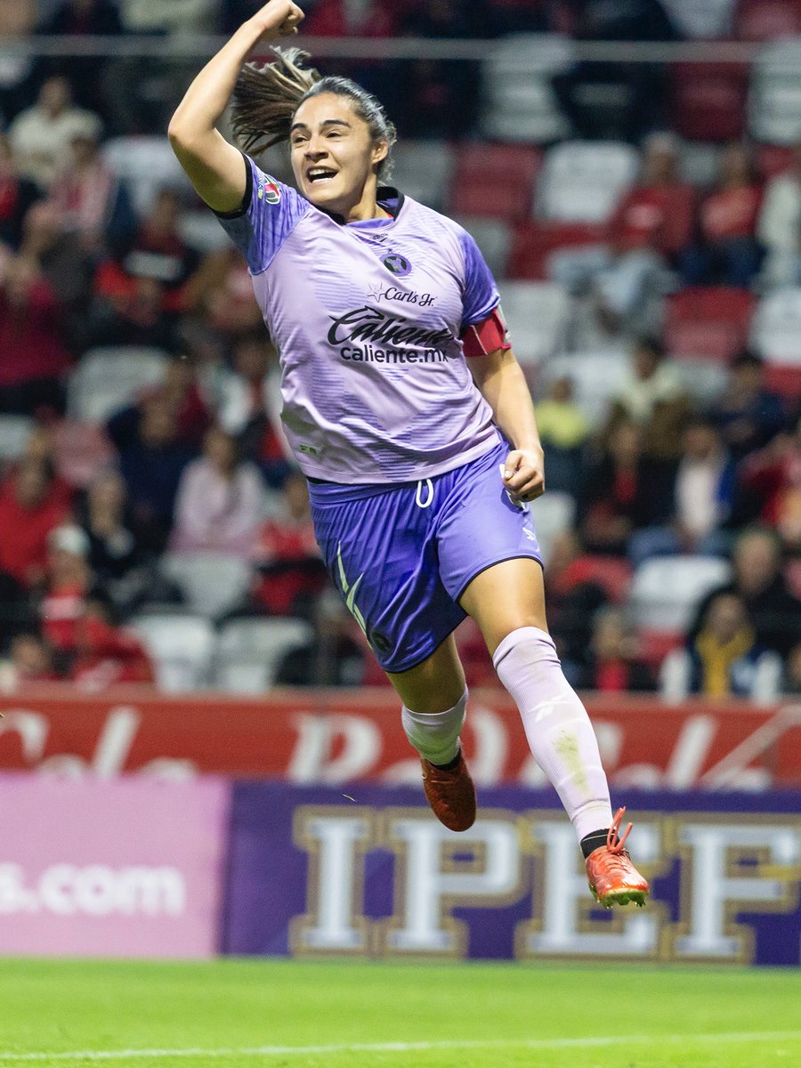 XolosFemenil's tweet photo. Se reanuda el partido en la Bombonera ¡Vamos Perrísimas! ❤️🖤 https://t.co/MCF9odm4VA