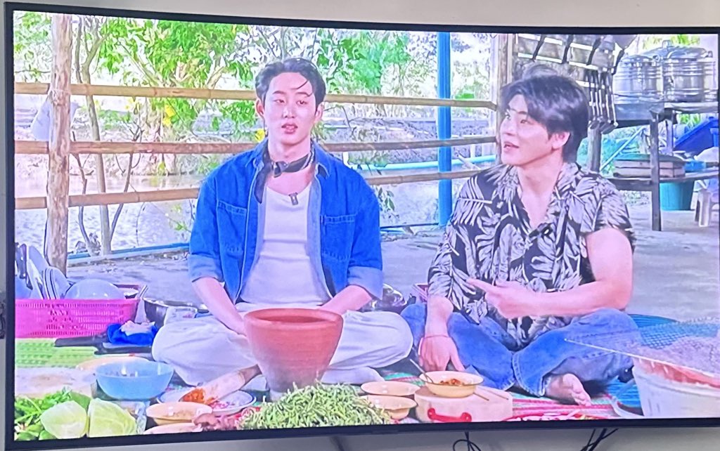 SKCN29's tweet image. ห๊าาาาาๆๆๆๆ ชั้นเพิ่งรู้ พี่เอสกับพี่โต๊ดไปออกเซียนหรั่งหรอ!?!! กรี๊ดสสดสดสดสดสด วันอาทิตย์นี้เวลา 10 โมงที่ช่อง one31 นะทุกคน!!🤩👏🏻🩵⭐️

#est_rvp #tosephaip