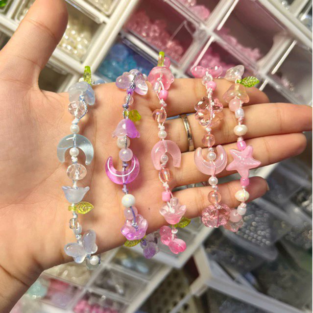 Feyiain's tweet image. Cute and pretty bracelet🩷

-a thread