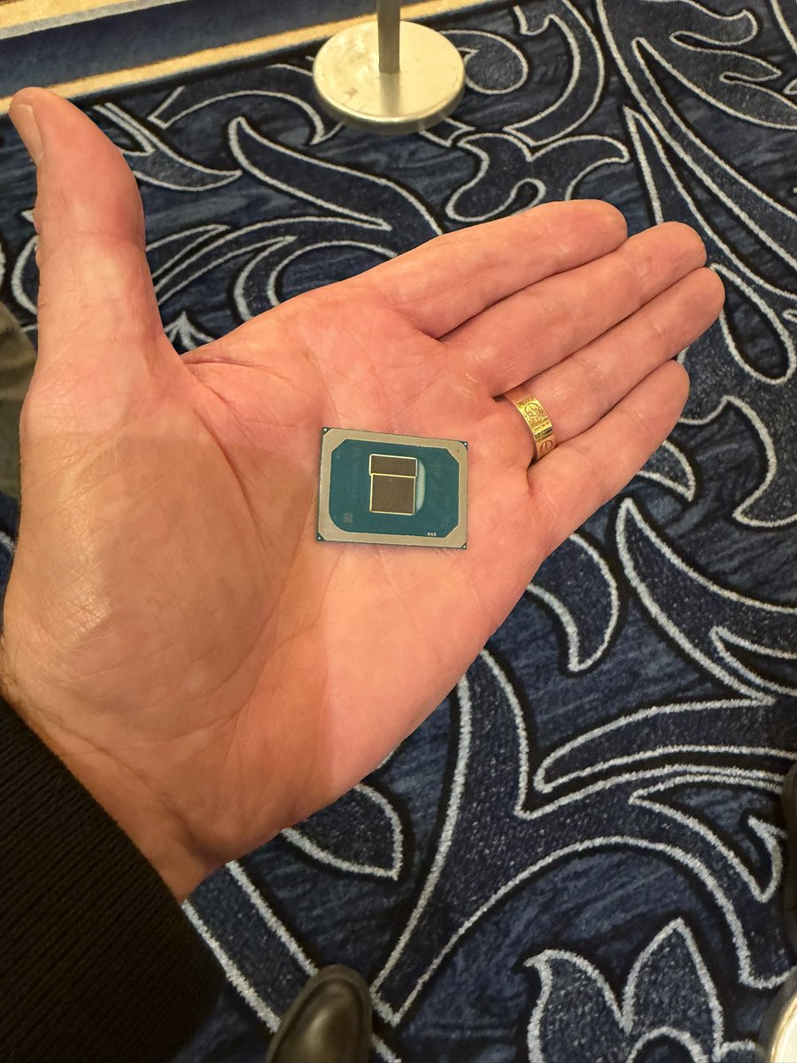 Patrick Moorhead tweet media