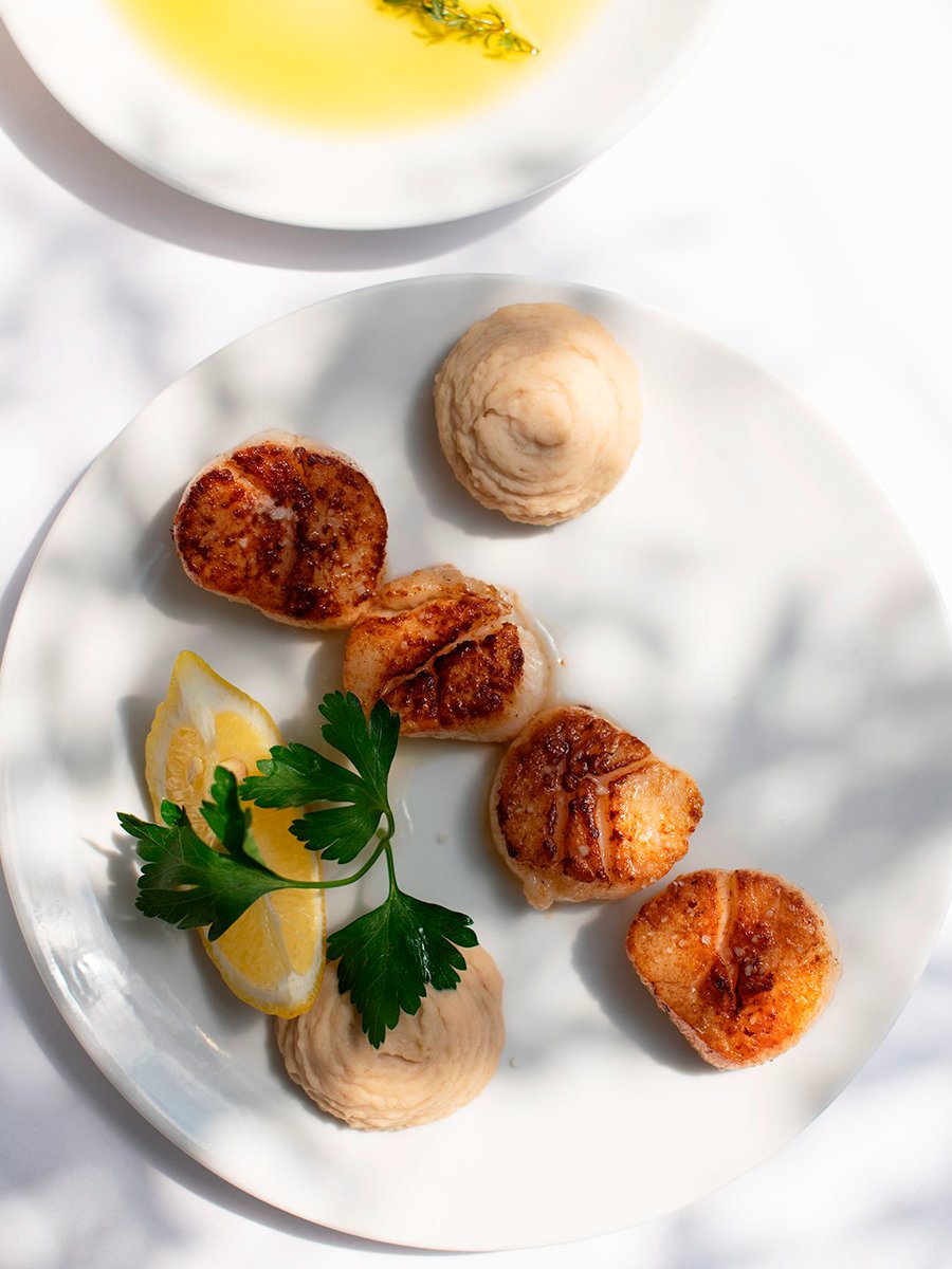 Un bocado suave y lleno de sabor. 

🍽️: Scallops a la parrilla. 

🏺 Nostos Lomas 
Monte Athos 415, Lomas de Chapultepec
📲: 55 8438 1350

🧿 Nostos Artz Pedregal
Artz Pedregal, planta baja
📲: 55 5206 8115

#greekcuisine #nostosmx