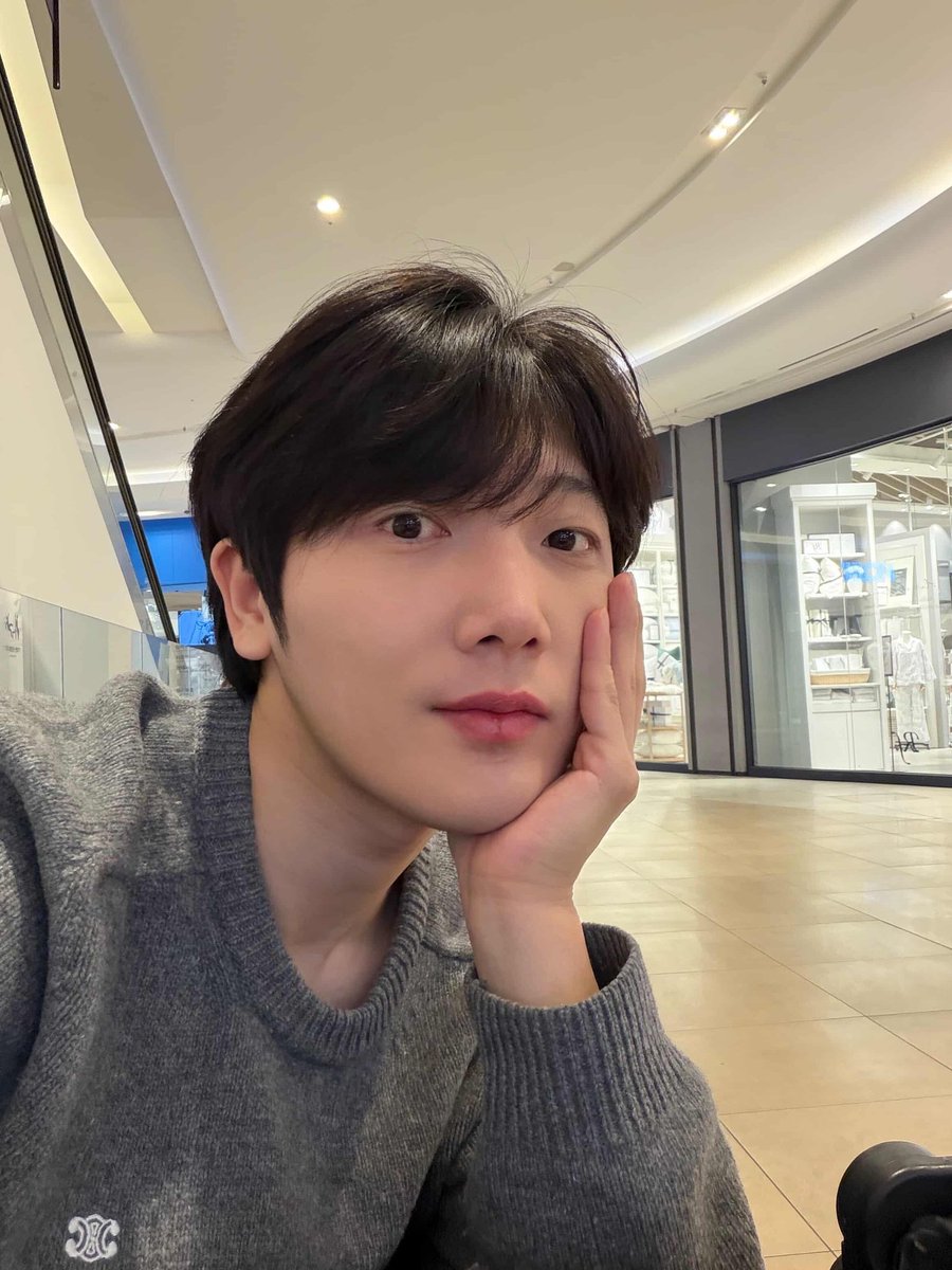 260106 sangwon instagram channel🐶

"happy new year*❤️ feat. chapped lips"

*can also be translated to 'get lots of fortune in new year'

#서상원 #SEOSANGWON #XLIMIT