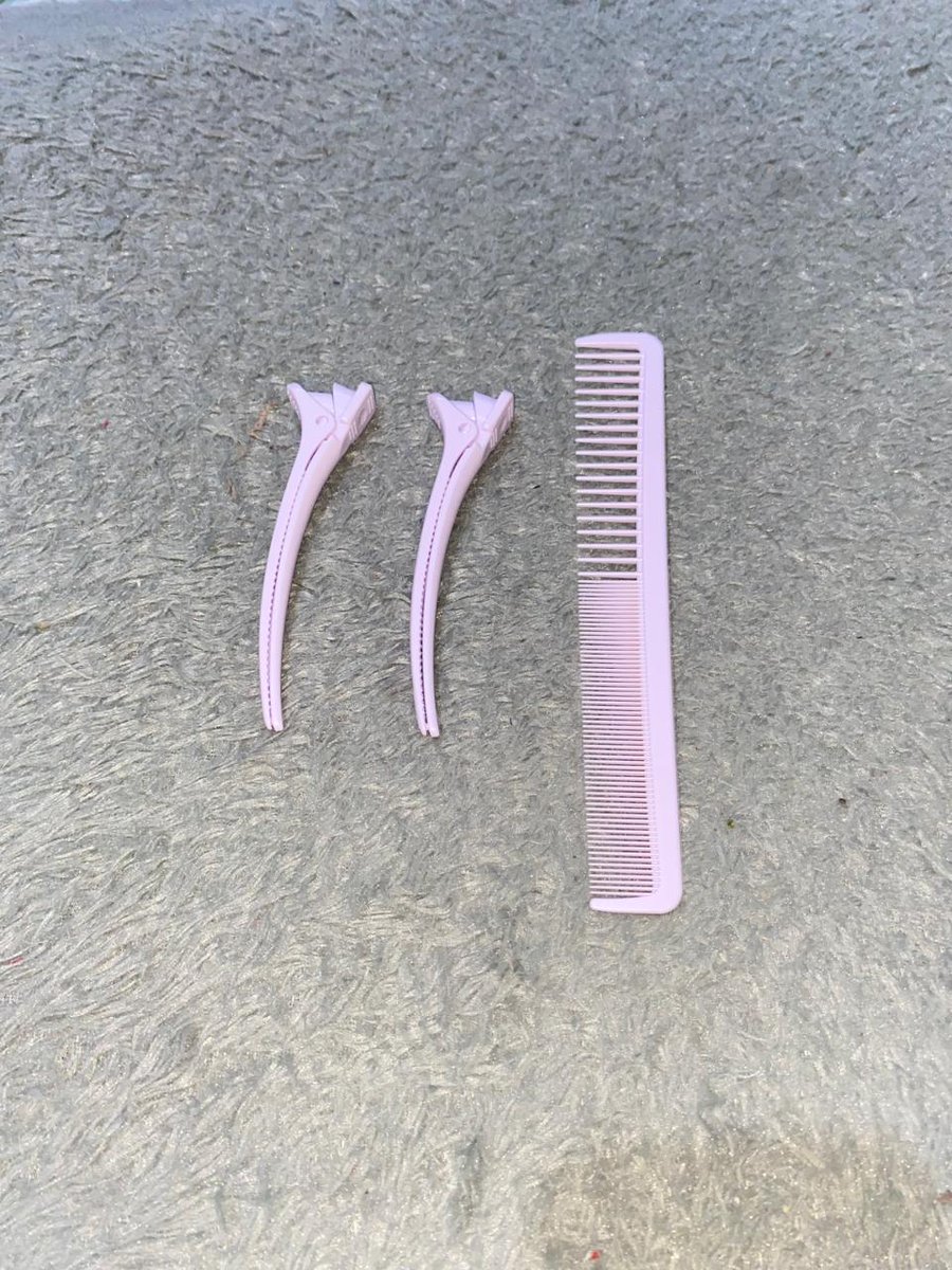 sheerly154's tweet photo. NVMEE  ( TAURUS ) 2.0
Warna : Hijau
BELI : 274.182
JUAL : 230.000
[ free ongkir untuk wilayah BEKASI ]
Benefit : sisir 1 &amp; jepit 2

*Di jual karena beli versi lain*

#zonauang
#hairstyle 
#alat 
#nvmee 
#taurus https://t.co/1uOvwppiTT