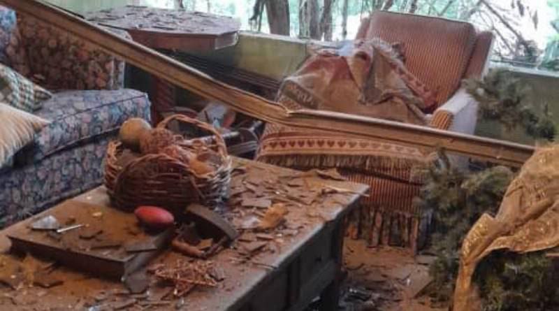 Ciudadana residente de La Boyera, en Caracas; sufrió la destrucción en su vivienda como resultado del ataque militar de EE.UU. contra Venezuela
La pared donde ella tenía a sus santos, entre ellos José Gregorio Hernández, se mantuvo intacta