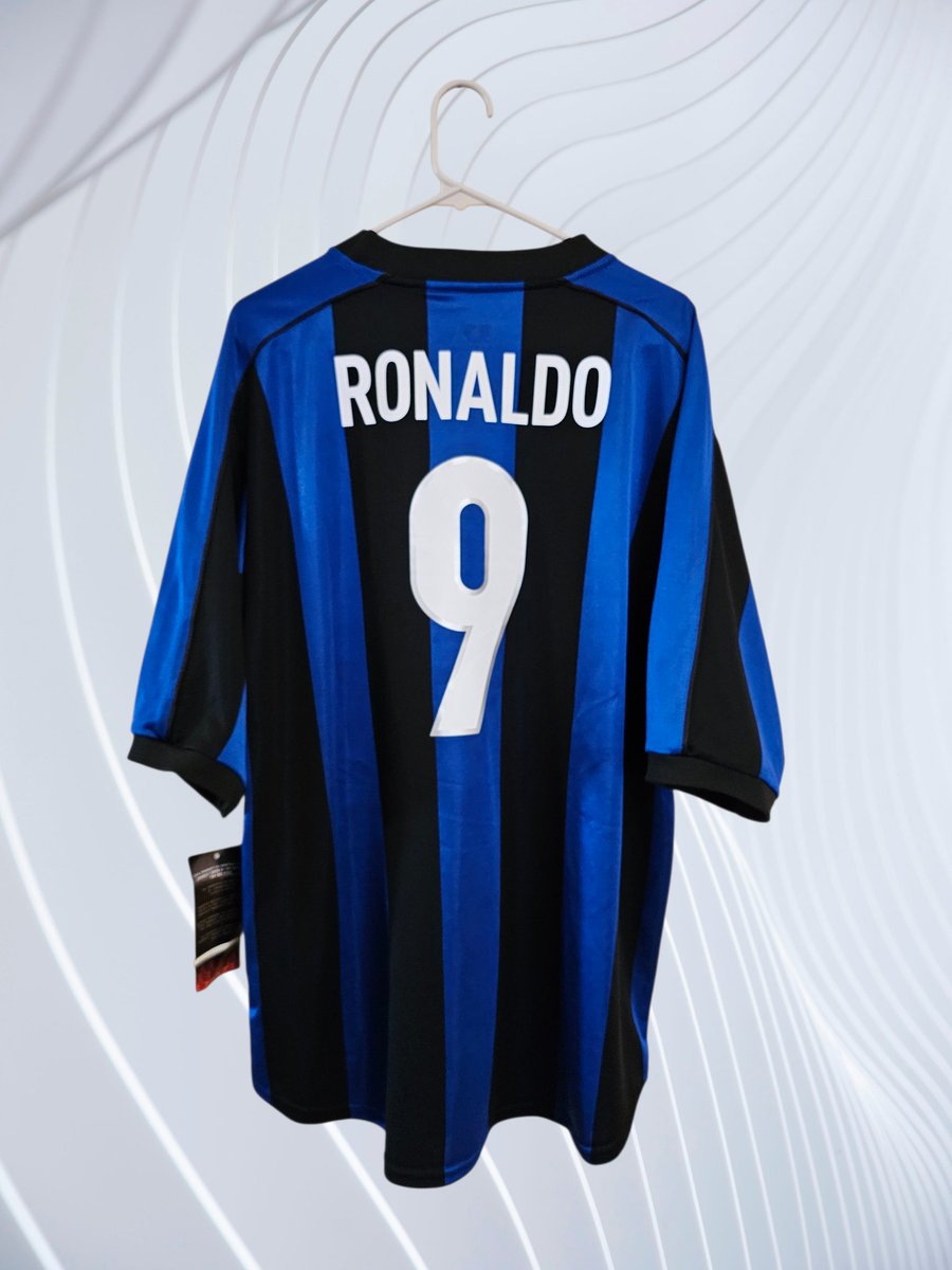 Inter Milan 99/00 with R9 😎 

#intermilan #r9 #ronaldo #inter #nike #SerieA