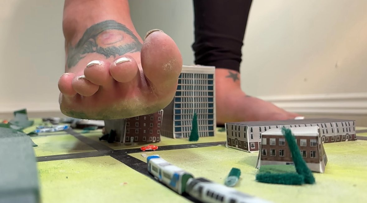 (K8) Mega mass destruction! Buildings, trains, cars and people all get humiliated and crushed relentlessly. Another discounted video!! Dm me #giantess #megagiantess #sizetwitter