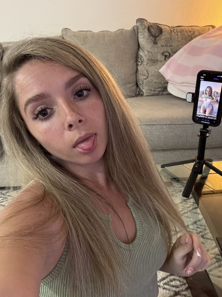 Shytay01wm3's tweet photo. eyes up here https://t.co/WrZulUXQOE