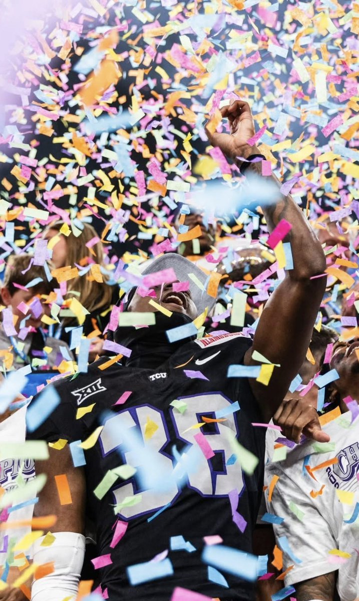 deejoli's tweet photo. PURE JOY!! 🐸💜🔥🏈🙌🏾📚 https://t.co/v8ZXyx1WM0