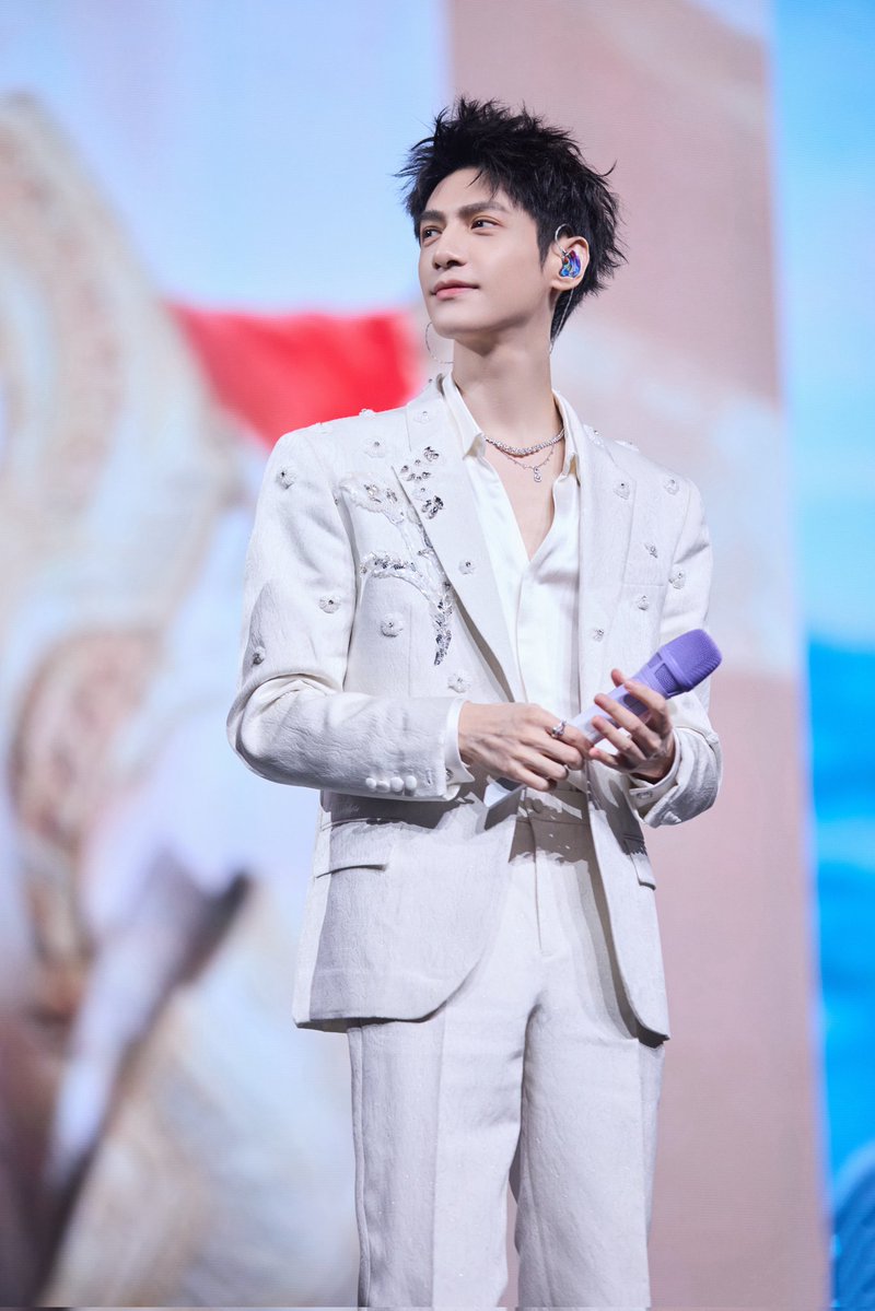 罗云熙Leo (@am_leoluo) on X