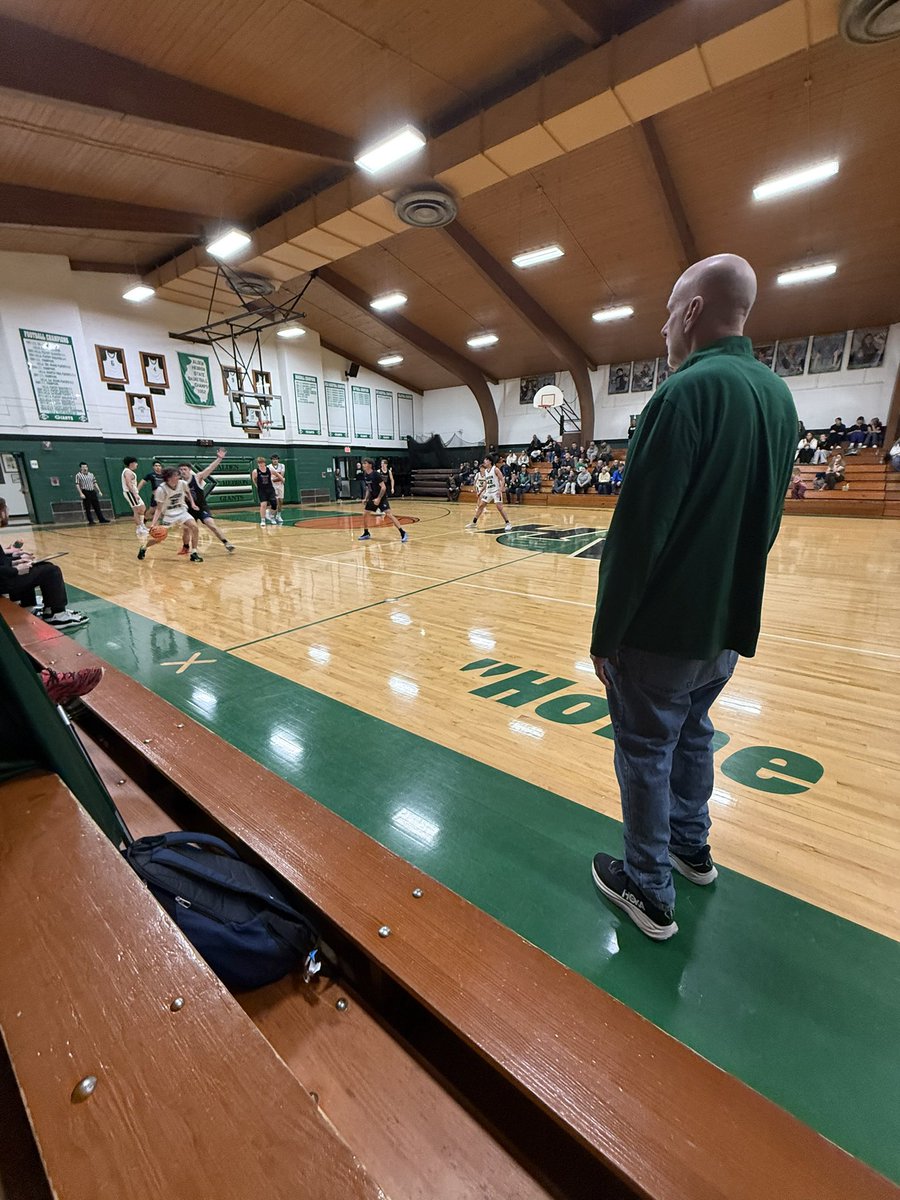curtishoops3's tweet photo. Big thanks to John Lalor(AD) for taking great care of me at Alden Hebron vs Durand boys 🏀 game at AH tonight! Great friend and see you soon!! #GIANTPRIDE @AldenHebronSD19 https://t.co/NFAT9bmcKo