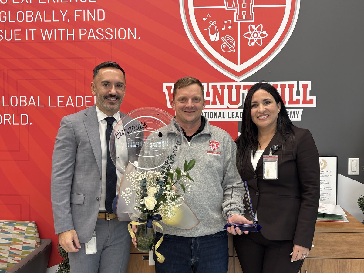 Region6_DISD's tweet image. Congratulations to Principals Zia Martinez @chapelhillpl, Herschel Carter @marshprep, Phillip Meaker @WHILA_Hawks, and Kelly Brennion @BrennionKelly for being recognized as our Region 6 Principals of the Year!! Thank you for your unwavering commitment to @dallasschools students!