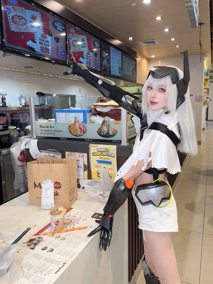 LoveHimeking's tweet photo. Thank you to every Commander who came out yesterday!🍧
Cosplaying Snow White at the NIKKE × Meet Fresh collab was unforgettable because of you. See you on the next mission!🤍✨

#NIKKE
#MeetFreshNIKKE
#NIKKE2026NewYear https://t.co/nOobRVN5ox