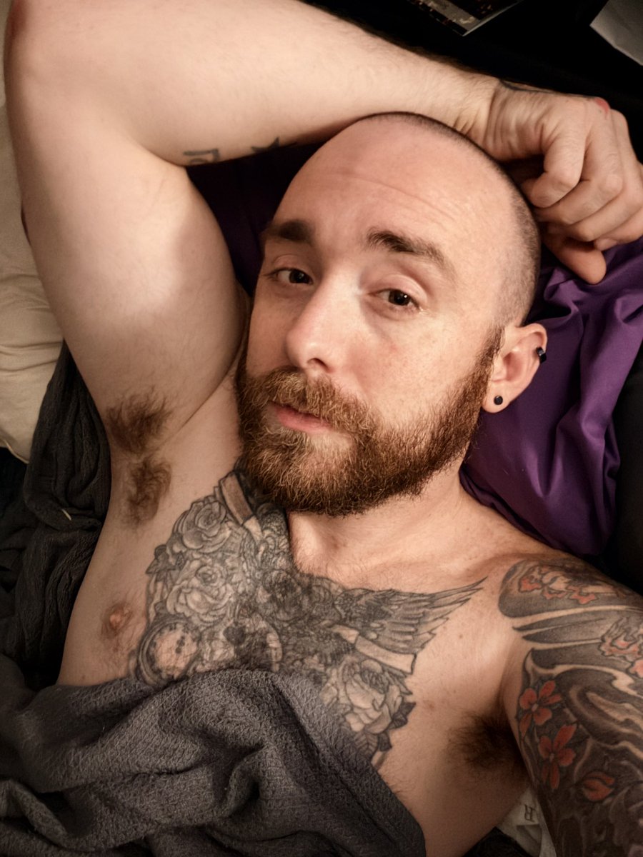 HRHStumpy's tweet image. Getting up at 430 sucks send help