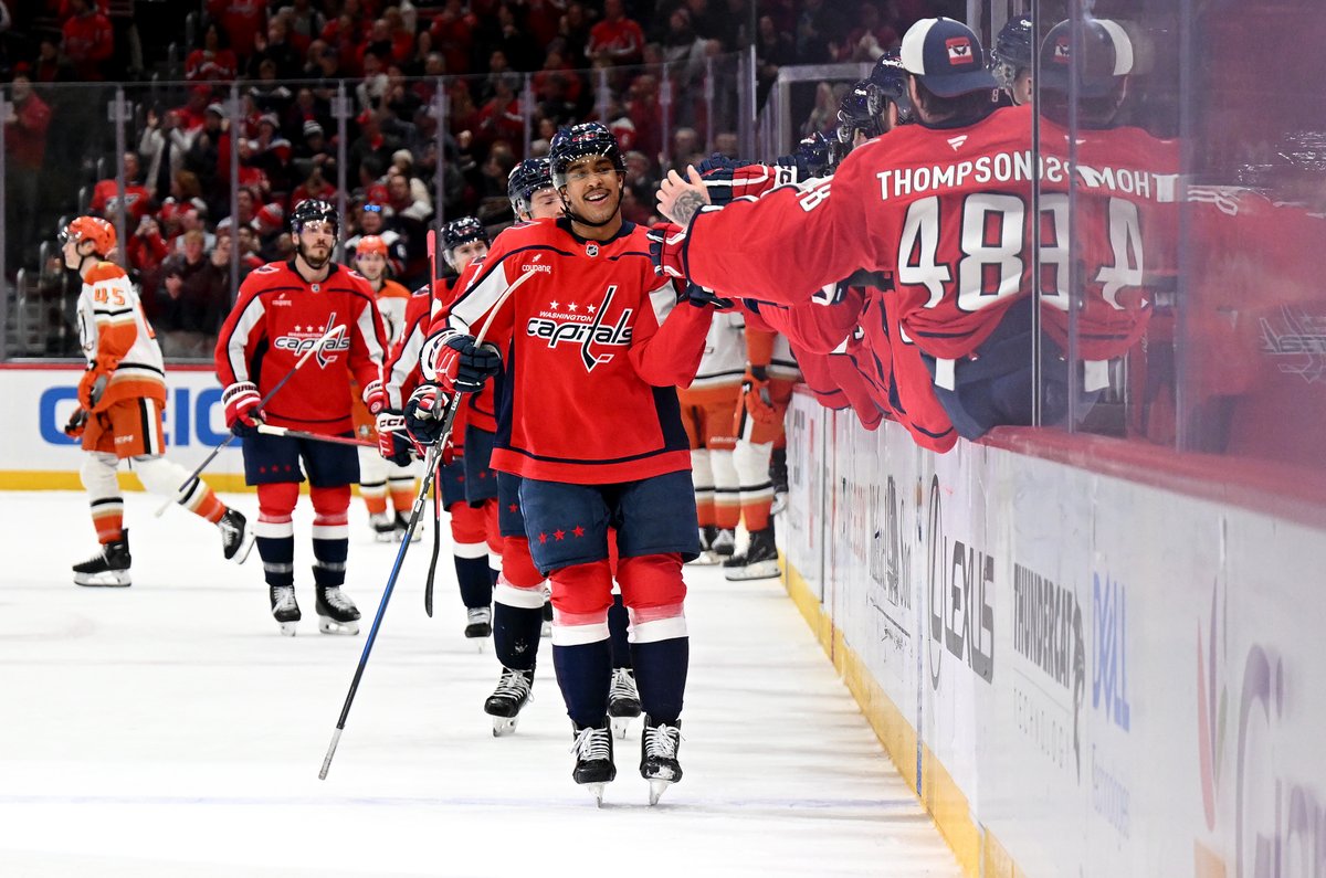 MonSportsNet's tweet photo. 🎩🎩🎩 HATS OFF TO YOU, SOURDY!
#CapsDucks https://t.co/w2xIDBaYs5