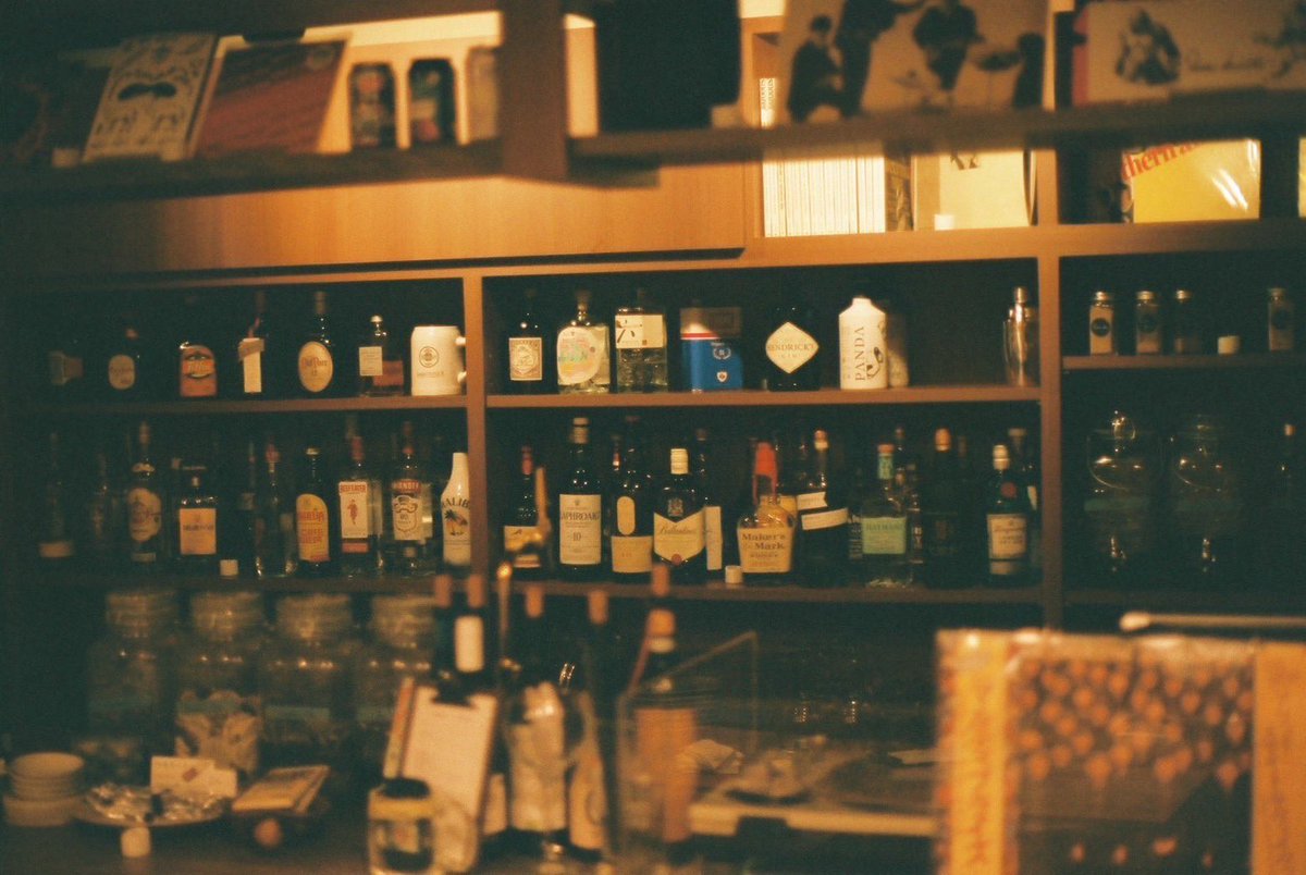 再び高円寺で定期的にバーテンやりますー

『Bar teqton』
▶︎東京都杉並区高円寺北２丁目３４−９ 3F
▶︎20:00-26:00(相談可)
▶︎喫煙可

カジュアルバーなのでどなたでもお気軽にどうぞ！
一緒に飲みましょう。