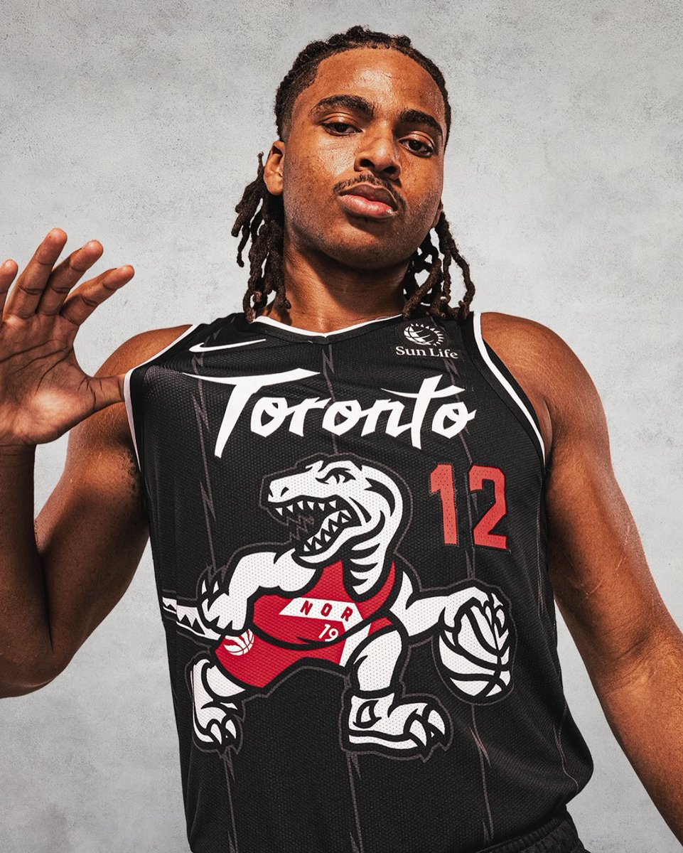 Collin Murray-Boyles at Halftime vs Hawks: 

13 PTS (Led Team)
4 REB 
5 AST (Tied Career High)
2 STL
2 BLK (Tied Career High)
+19
6/7 FG

Legacy game coming 😤. Raptors Lead by 12 🔥. #WeTheNorth
