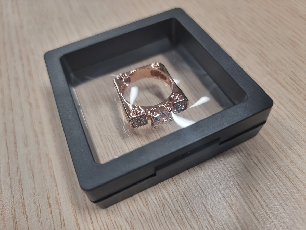 Found Property - Looking for an owner.
 
Please contact the Rockingham Police Station on 9528 8000 and quote #050126 1750 85346.

Proof of ownership is required. 

This post comes from the Rockingham Police Station.