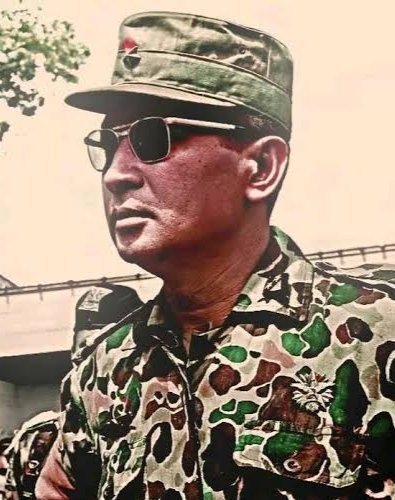 Pada akhir 1950an, jika Djuanda adalah tokoh protagonis, maka bos antagonisnya adalah Pangdam IV/Diponegoro, Kolonel Soeharto. 

Ketika Djuanda capek-capek mengelola ekonomi, Kolonel Soeharto malah asyik merampok ekonomi cash crop yang harusnya ia kelola di Jawa Tengah.

Padahal,