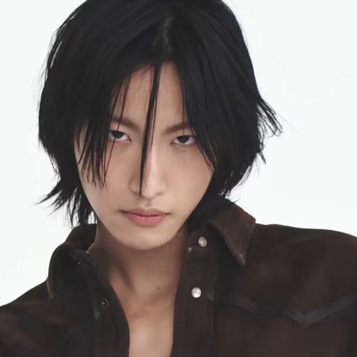 lesbians4woogi's tweet image. “models are lucky seonghwa chose music-“ I am going to hold your hand