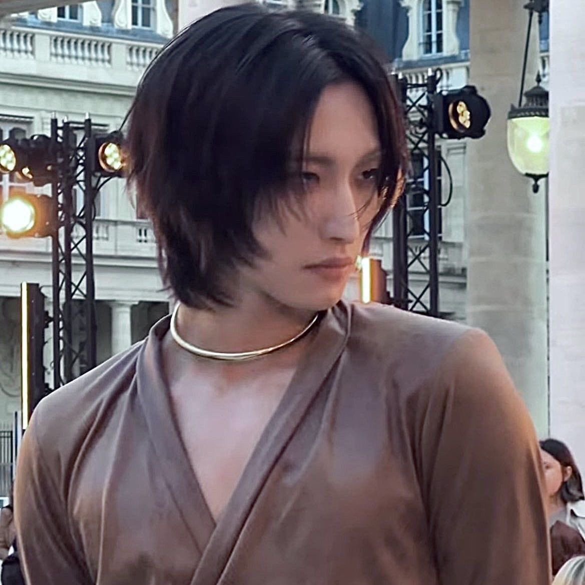 lesbians4woogi's tweet image. “models are lucky seonghwa chose music-“ I am going to hold your hand