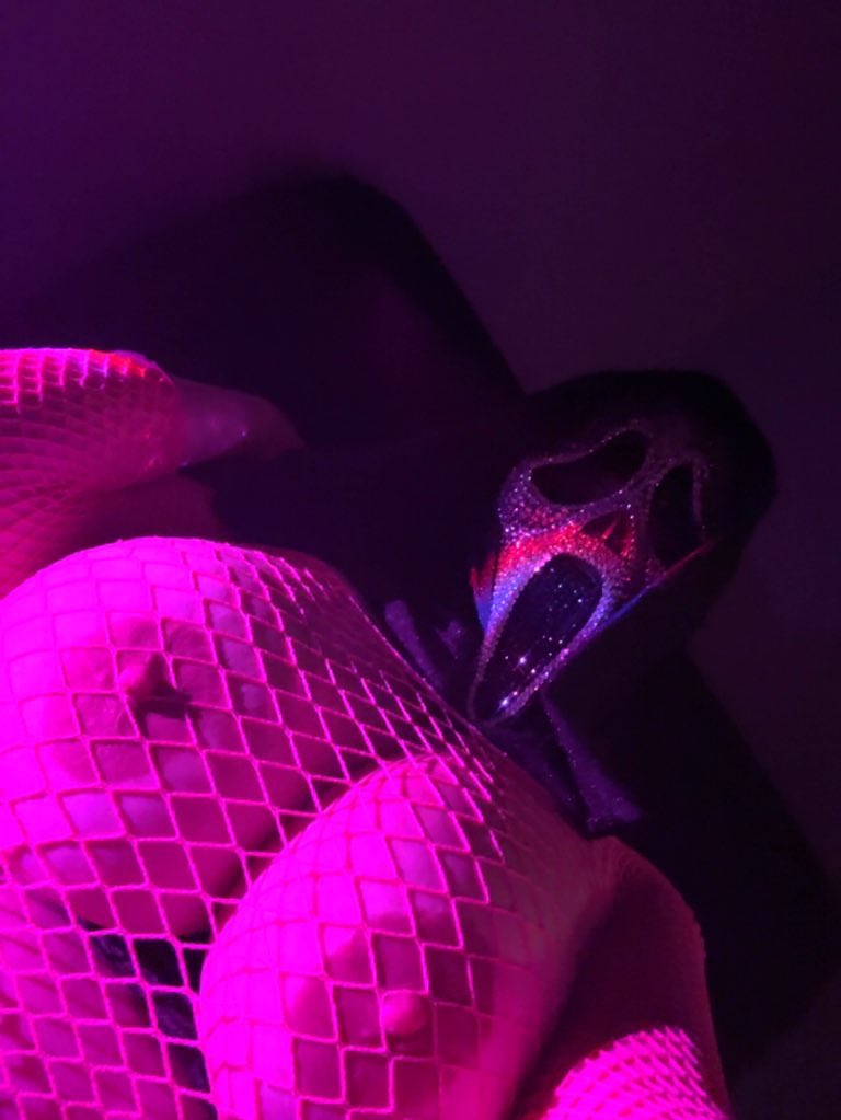 yummypancakes18's tweet image. SCREAM my name? 😈