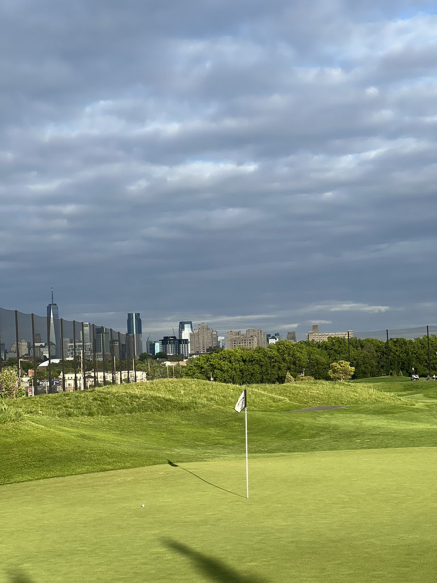 basedbasispoint's tweet image. Can’t wait to play nine after work #yearning #golf