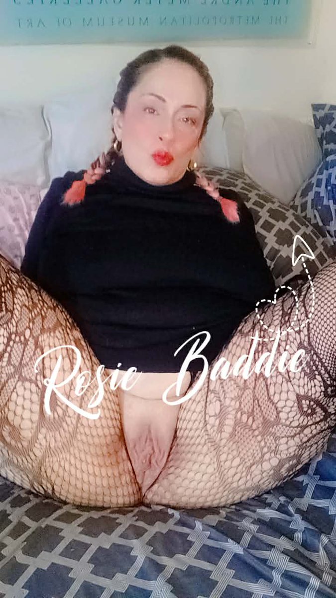 Rosiebaddie3xnyc tweet media