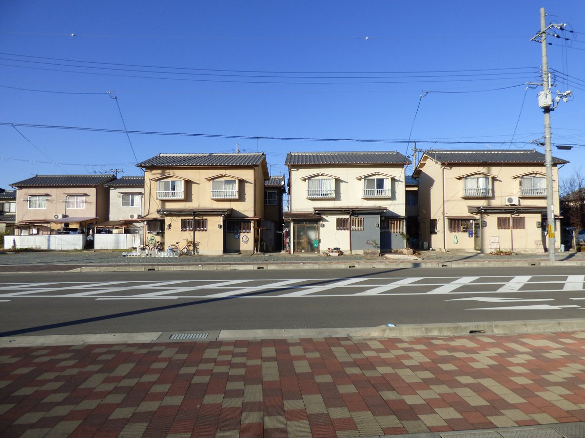 KAWABATAchannel's tweet photo. 『霧霧という名の集落再生』亀岡市大井町並河にある、のんびりしたまちで、リノベーションをしないリノベプロジェクト、もしくは、借主によるリノベプロジェクトが、このまちらしく、ゆっくりゆったり進みつつあります。55.92㎡、48,400円(31-7)／43.51㎡、45,100円(31-18）https://t.co/1VMkD37zRH https://t.co/SEhZaUQycN
