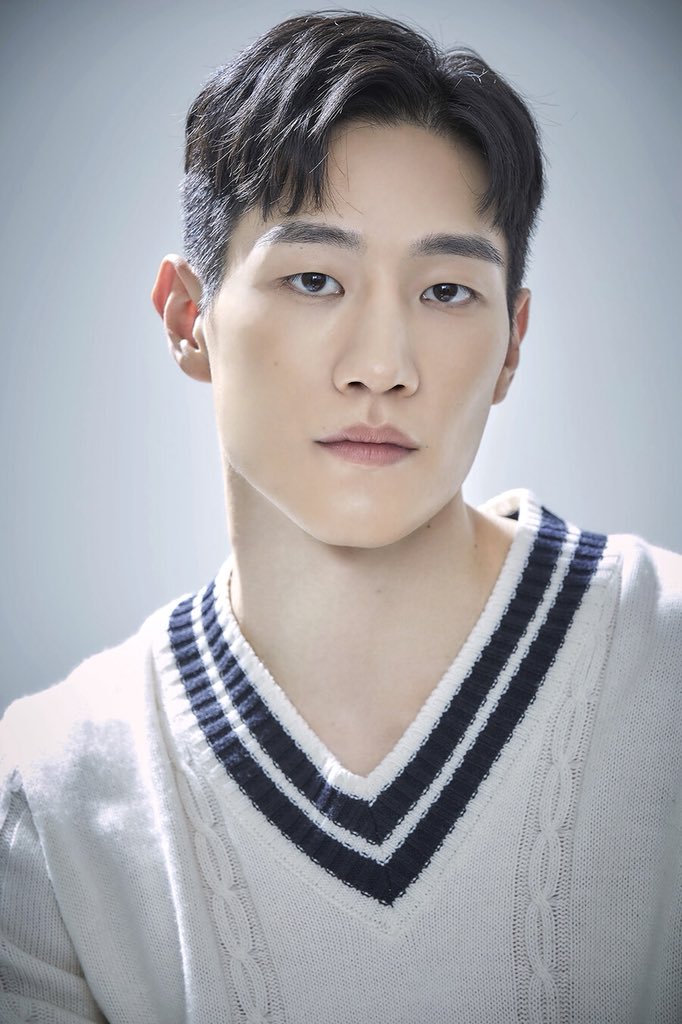 JTBC 새 토일드라마 <골드 디거> 12부작

장르: 로맨스, 스릴러
제작: 글라인, 하이지음스튜디오
연출: 임현욱 (경도를 기다리며)
극본: 선영 (기상청 사람들)
크리에이터: 강은경 (기상청 사람들)
출연: 김희애, 노상현

2026년 하반기 방송 예정