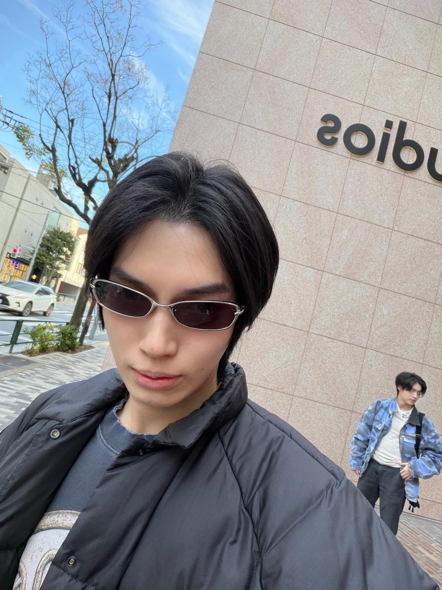 WinmetawinO's tweet image. Morning Win 

อรุณสวัสดิ์ค่าทุกคนนนน ขอให้เป็นวันที่น่ารักนะคะ ใครตื่นแล้วอย่าลืมมาบอกมอนิ่งพี่วิน, ติดแท็กสะสมยอดและโหวตกันเยอะ ๆ น้าา 💚

Win Metawin 
#HappyWinDay 
#winmetawin @winmetawin